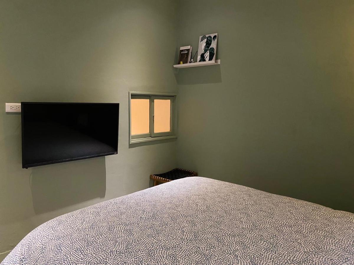 安平言寓包棟旅宿 Ian Apt Тайнань Экстерьер фото