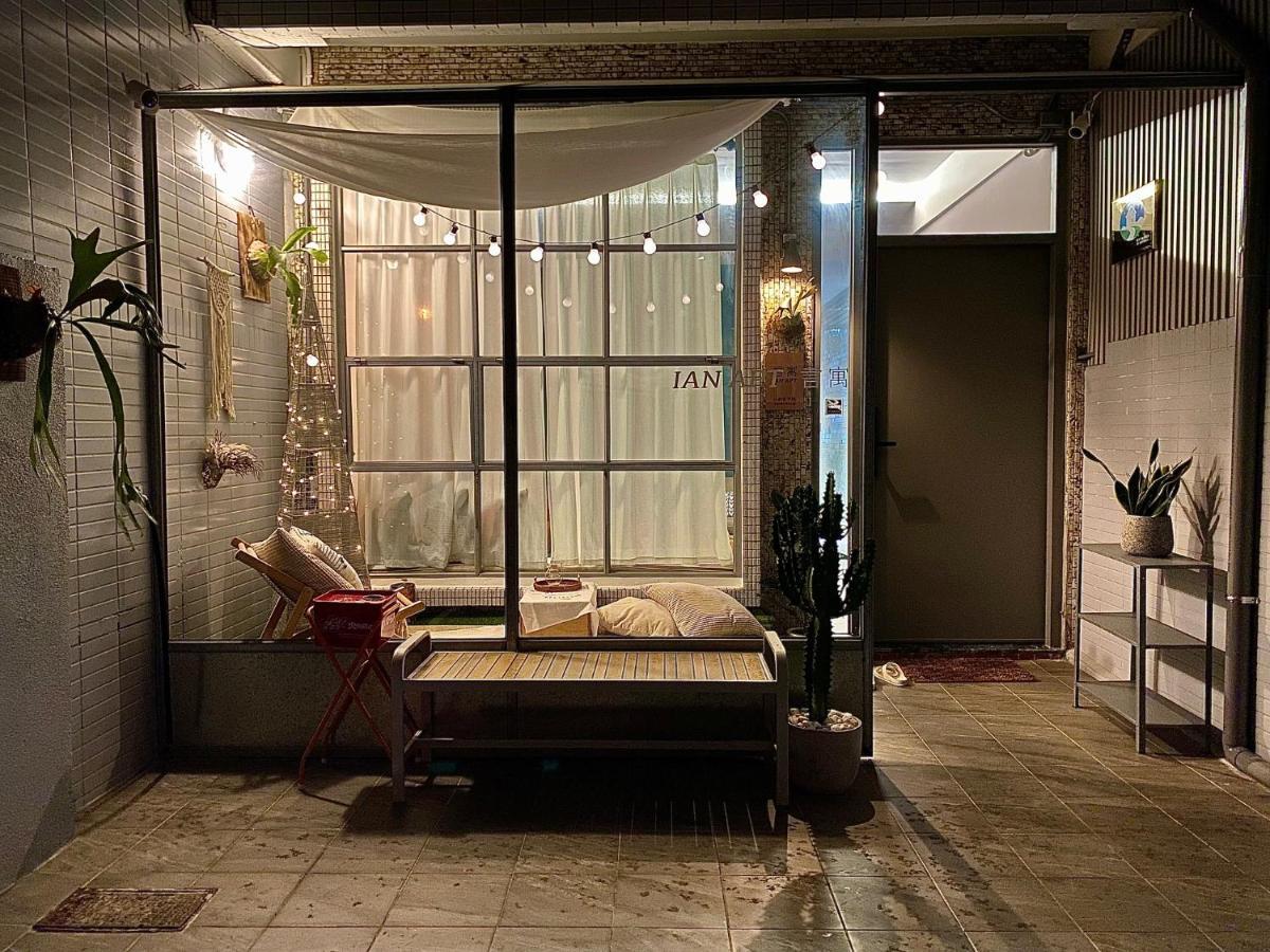 安平言寓包棟旅宿 Ian Apt Тайнань Экстерьер фото